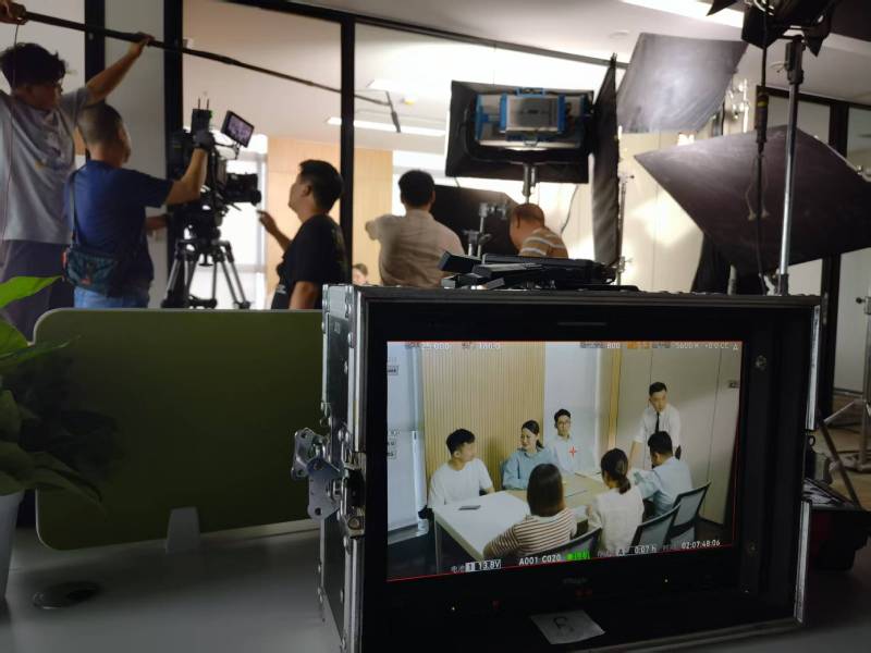 随州TVC拍摄公司：科技产品视觉化大师，诠释未来感与功能美学